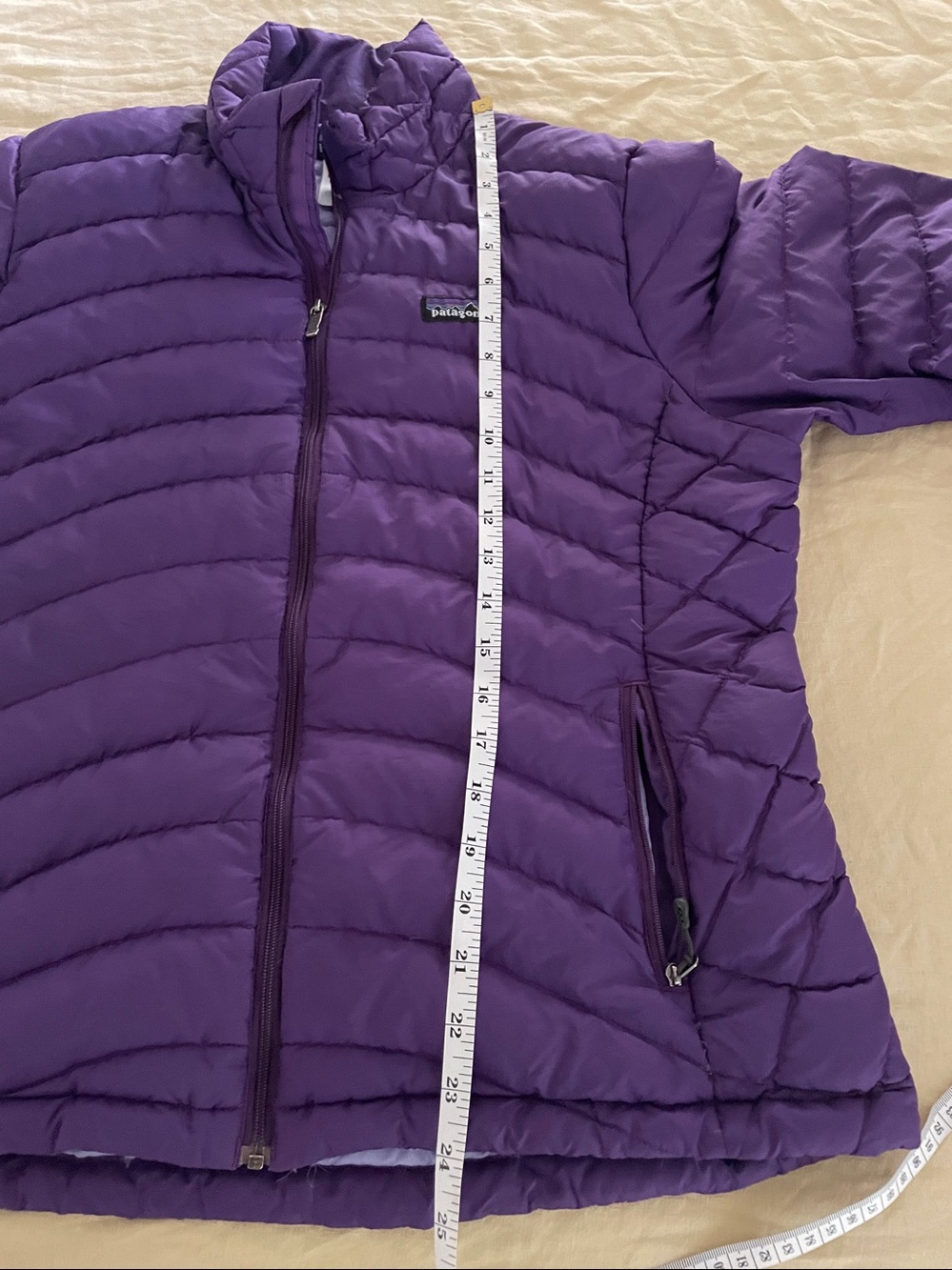 Patagonia jacket L goose down lightly fitted lightweight
Purple - Picture 8 of 9